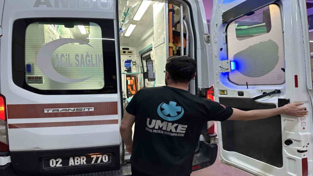 Hayvana çarpmamak için şarampole yuvarlandı: 4 yaralı