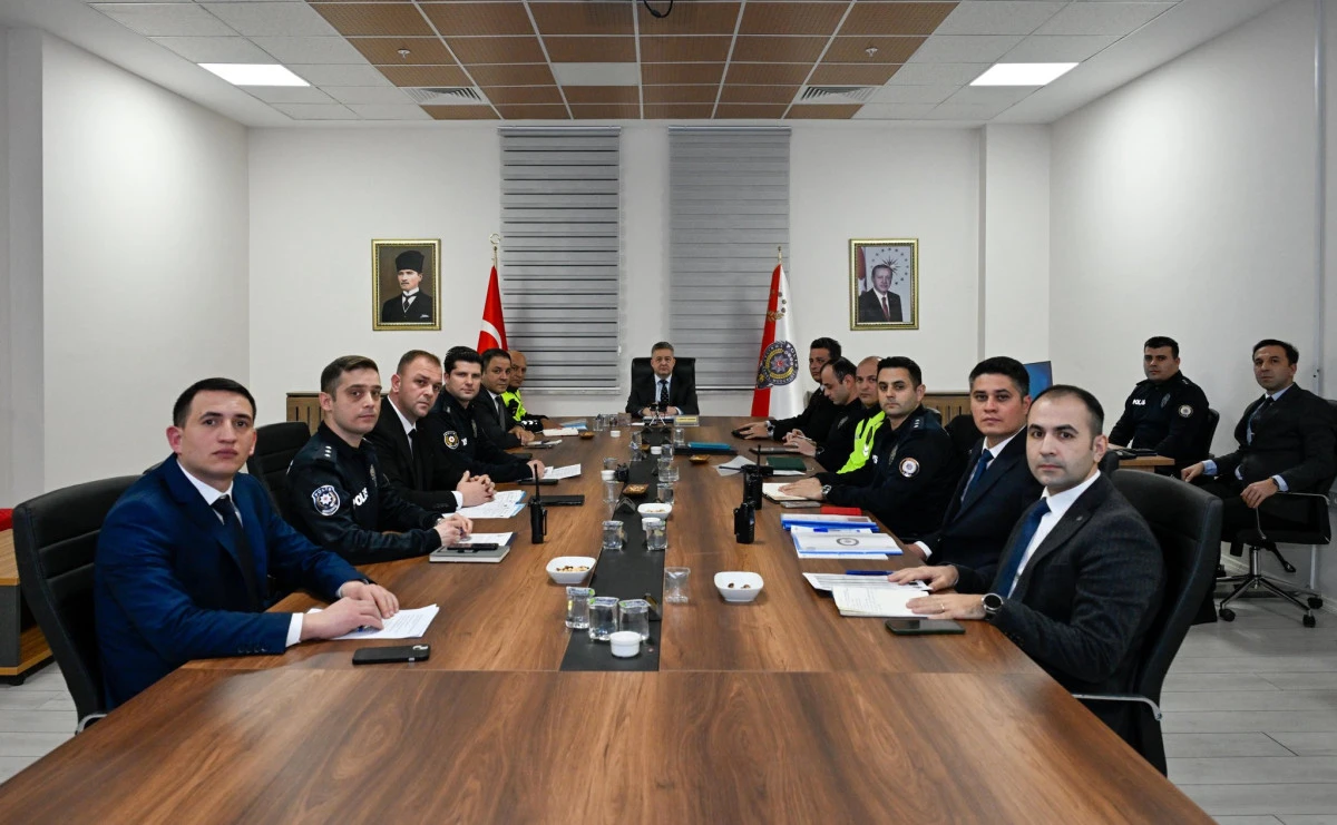 Adıyaman Emniyet M&uuml;d&uuml;rl&uuml;ğ&uuml; Haftalık Değerlendirme Toplantısı Ger&ccedil;ekleştirdi