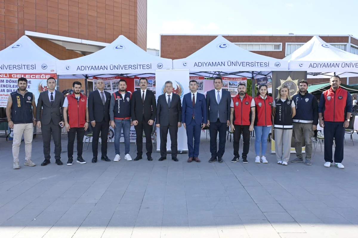 Adıyaman Emniyetinden Üniversite Öğrencilerine Güvenlik Standı