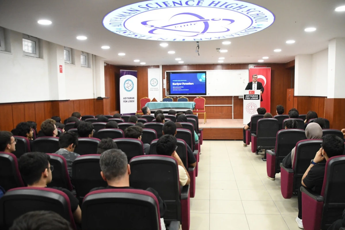 Adıyaman Fen Lisesi&rsquo;nde Geleceğin Sağlık Meslekleri Konuşuldu