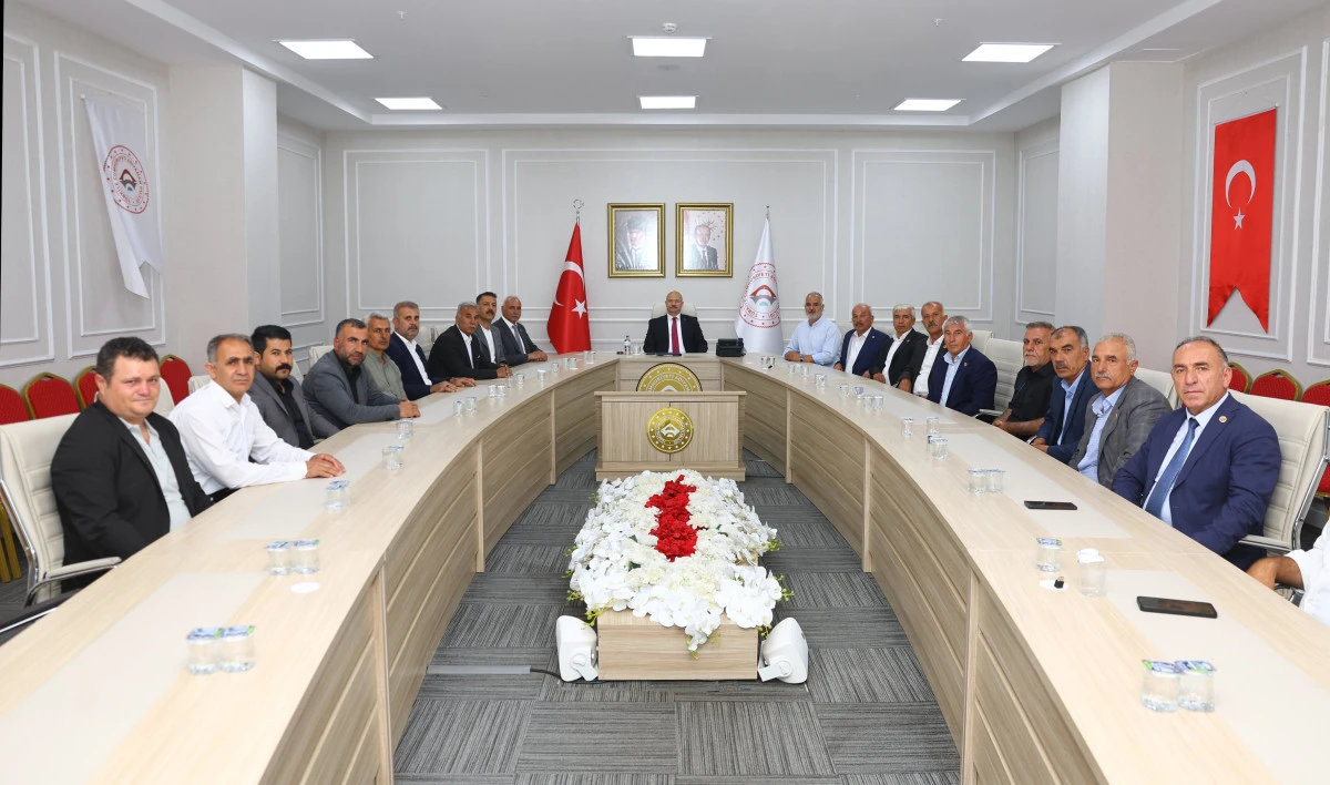 Adıyaman Merkez K&ouml;y Muhtarlarından Vali Abdullah K&uuml;&ccedil;&uuml;k&rsquo;e Ziyaret