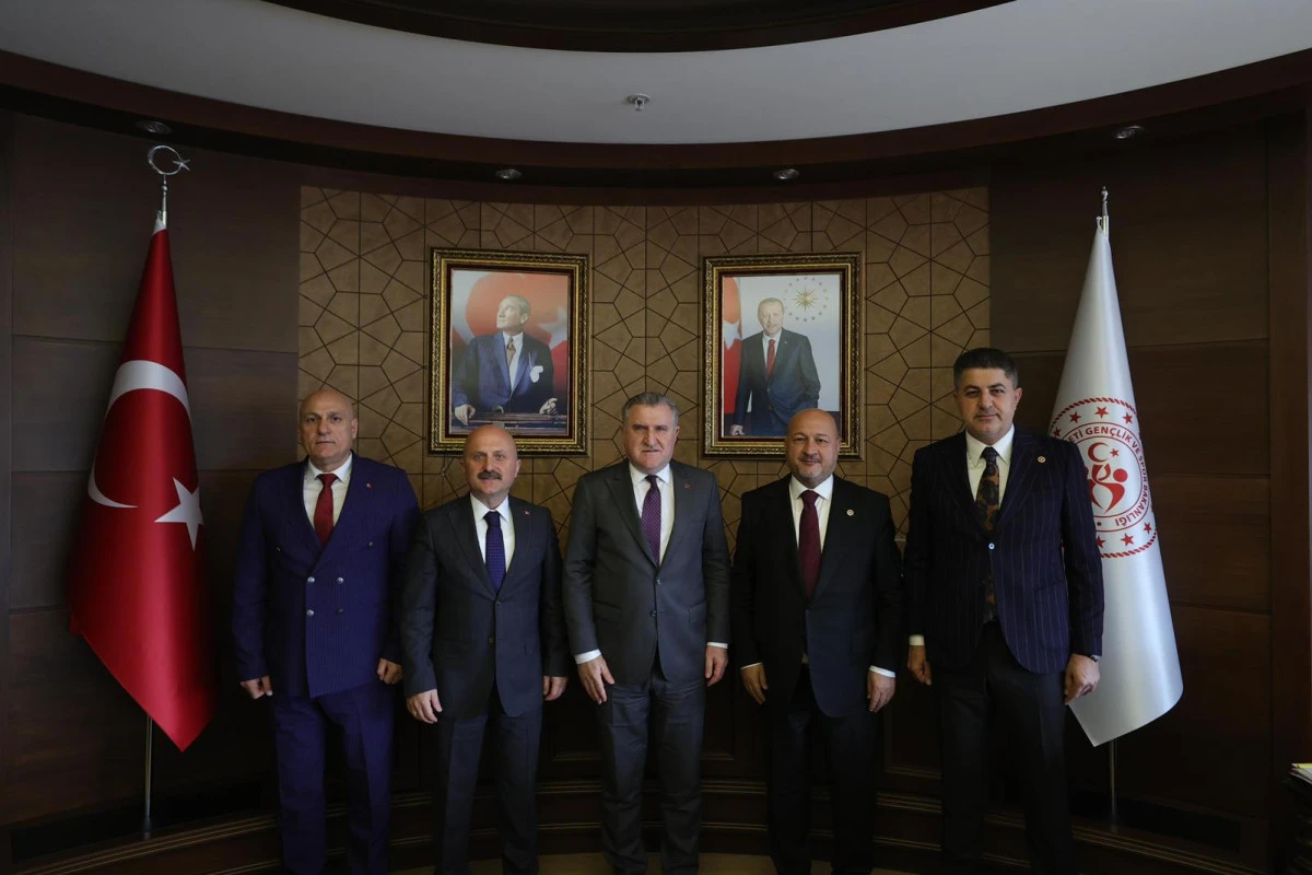 Adıyaman'a Spor Altyapısına Büyük Yatırım! Bakan Bak'tan Dev Müjde!