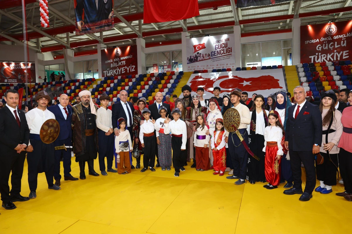 ADIYAMAN&rsquo;DA 19 MAYIS COŞKUSU