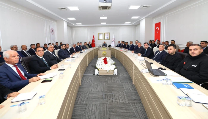 Adıyaman&rsquo;da Afet Sonrası İyileştirme ve Yatırımlar Konuşuldu