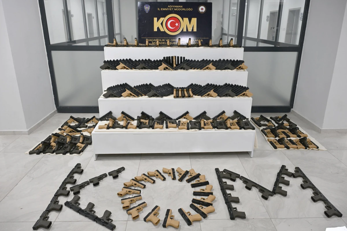 Adıyaman’da Bin Dönüştürülmüş Tabanca Ele Geçirildi
