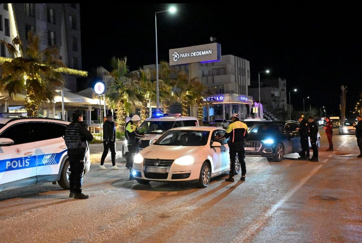 Adıyaman&rsquo;da Genel Asayiş Uygulaması: 4 Aranan Şahıs Yakalandı