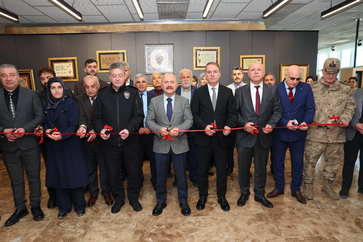 Adıyaman&rsquo;da Hat, Tezhip ve Ebru Sergisi A&ccedil;ıldı