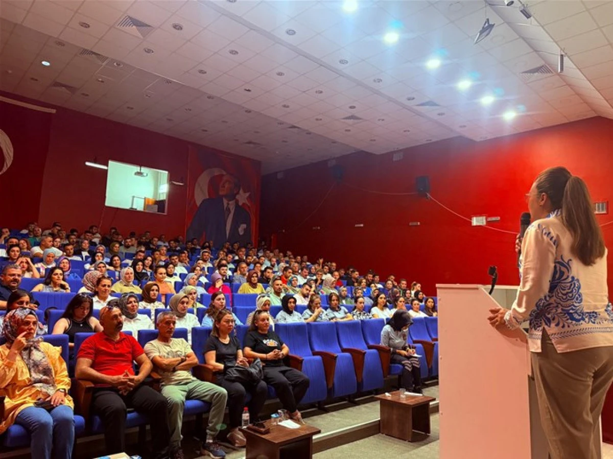 Adıyaman’da Kamu Personeline “Etkili İletişim Teknikleri” Eğitimi