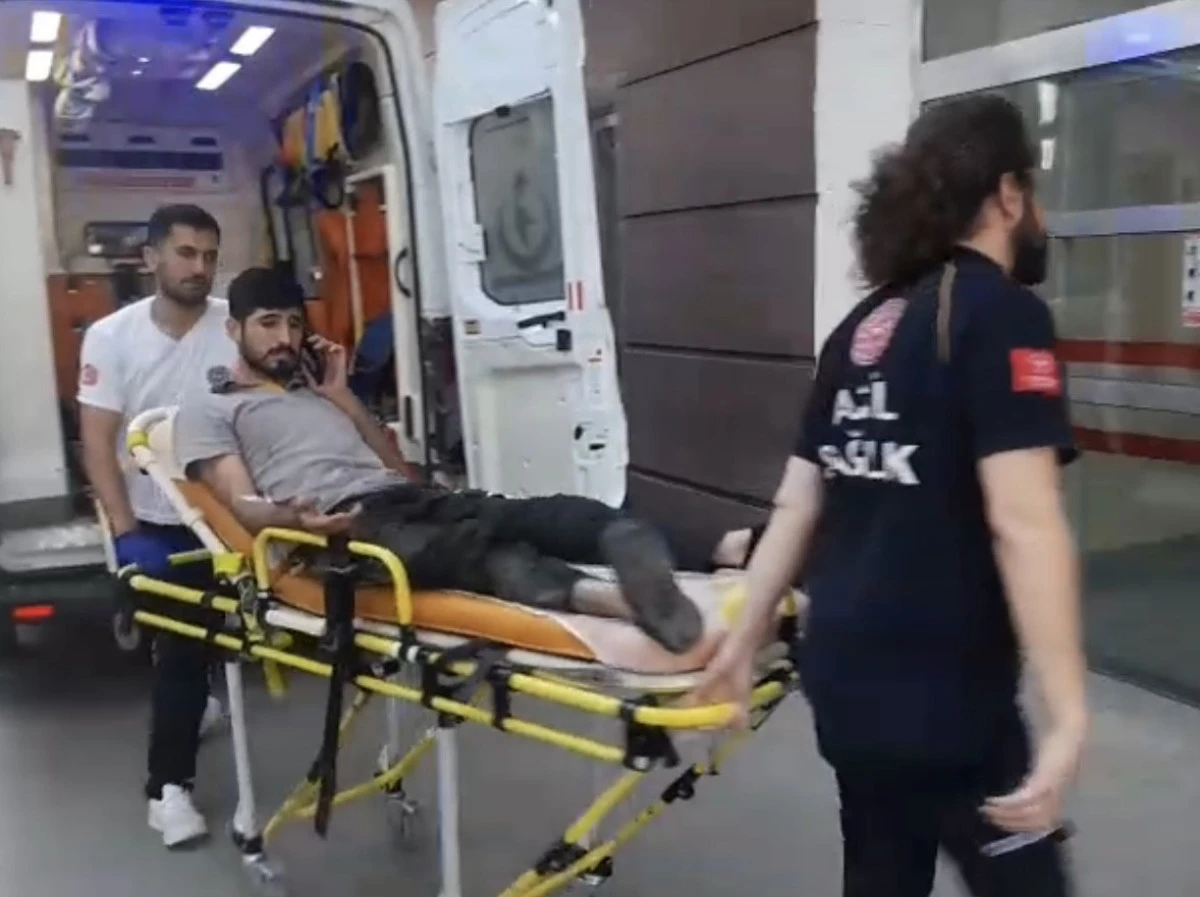 Adıyaman'da Motosikletler Çarpıştı: 3 Yaralı   