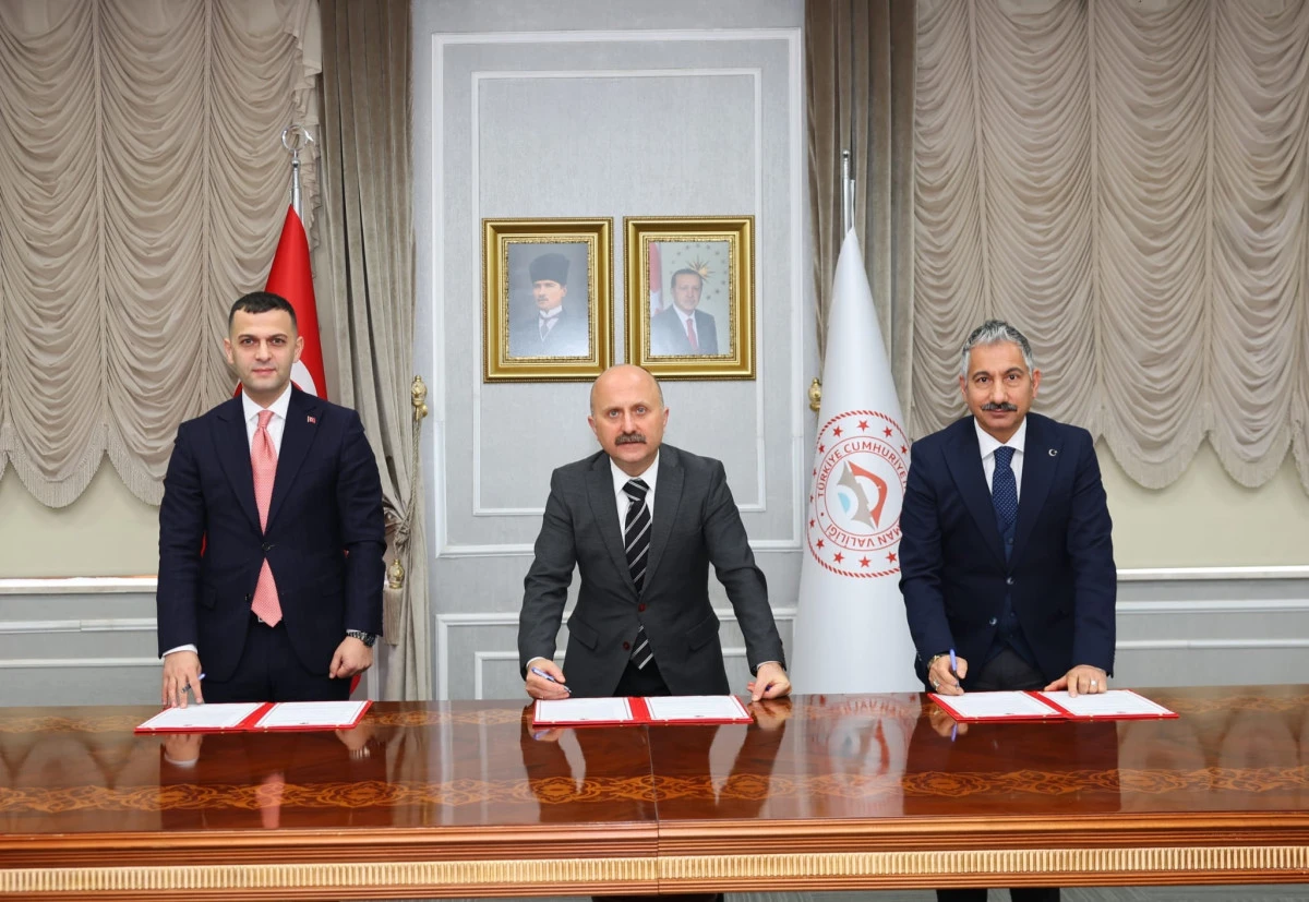 Adıyaman&rsquo;da &Uuml;reticilere G&uuml;&ccedil; Veren Tarımsal Projeler Hayata Ge&ccedil;iyor