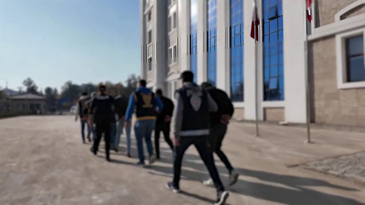 Adıyaman&rsquo;da Uyuşturucu Operasyonu: 400 Gram Madde Ele Ge&ccedil;irildi