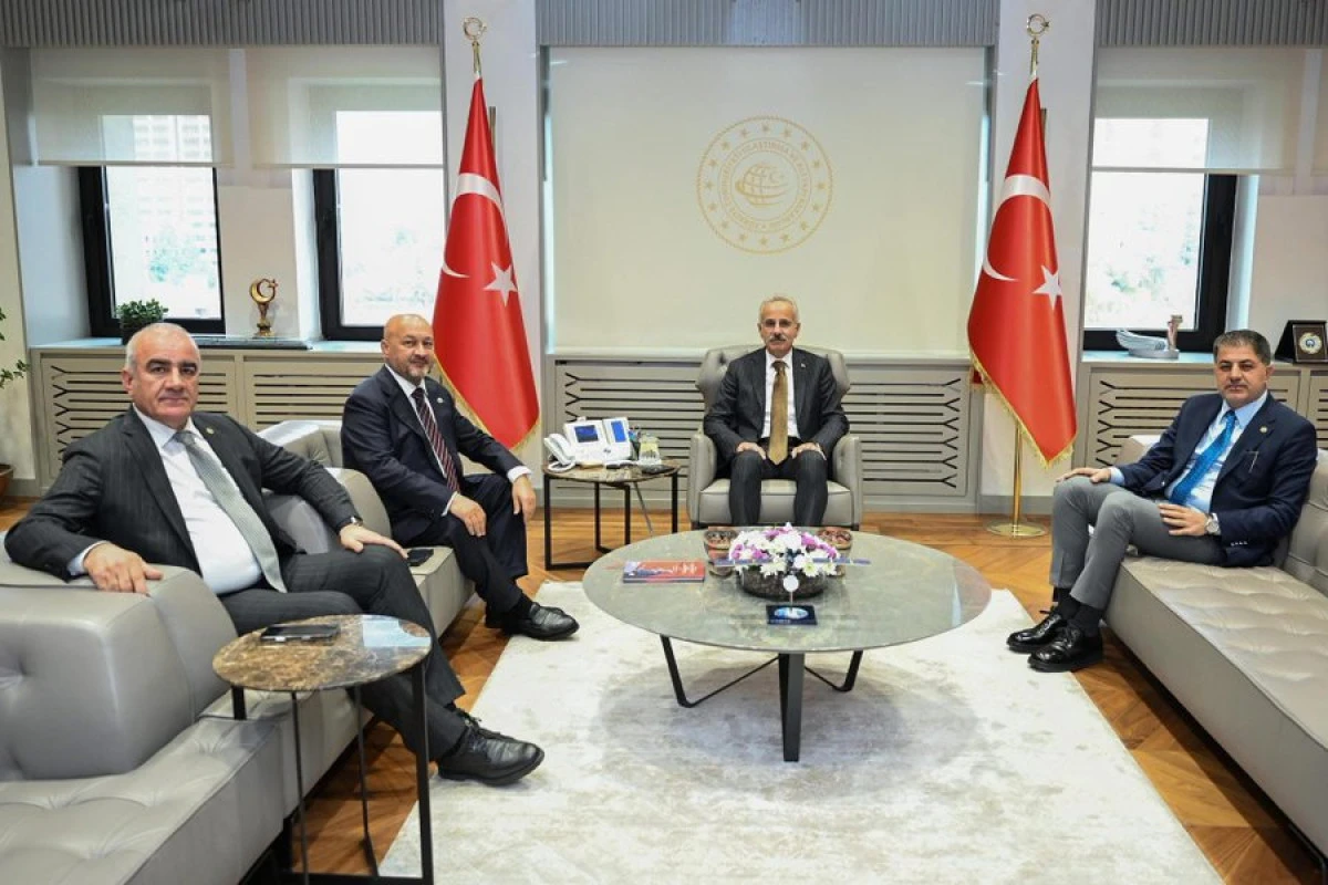 Adıyaman’ın Ulaşım Altyapısına Büyük Destek: Milletvekillerinden Bakan Uraloğlu’na Ziyaret