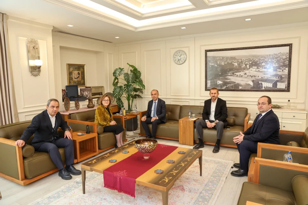 ADY&Uuml; Besni Kamp&uuml;s&uuml;'nde Kapalı Spor Salonu İ&ccedil;in Protokol İmzalandı