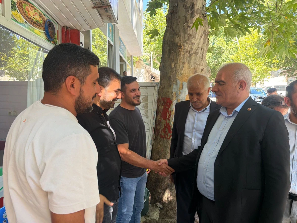 AK Parti Adıyaman Milletvekili H&uuml;seyin &Ouml;zhan, Gerger&rsquo;de esnaf ve vatandaşlarla buluştu, kurumları ziyaret etti.