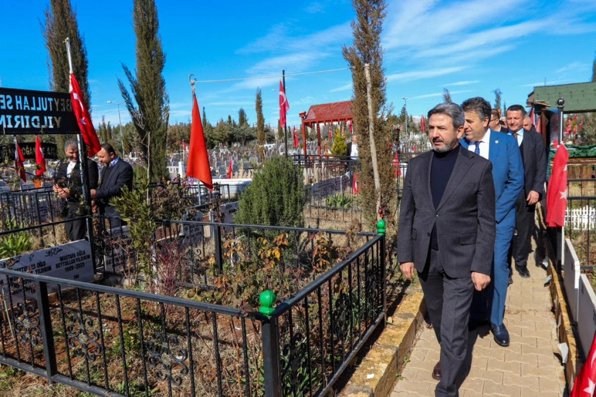 Bakan Yardımcısı Aydın, Deprem Şehitlerini Andı ve Afetzedelerle Buluştu