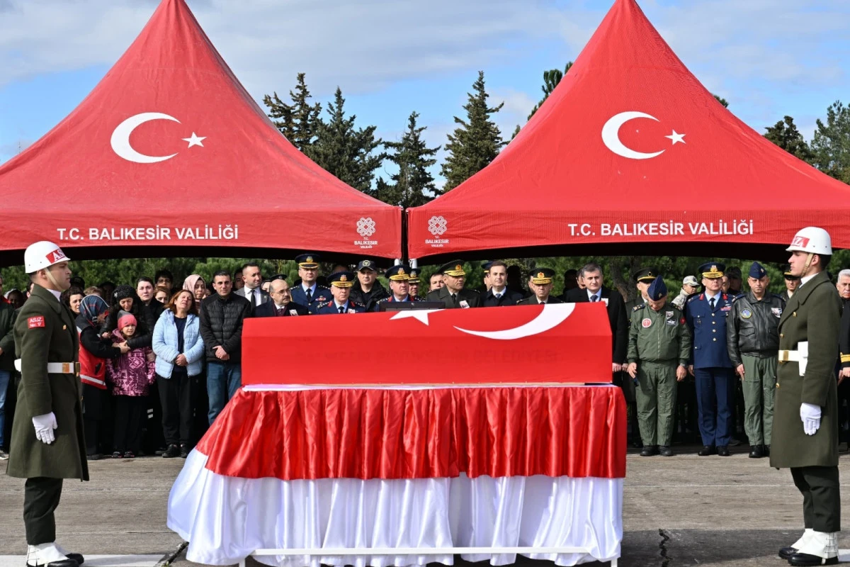 Balıkesir&rsquo;de Şehit Pilot Bolat İ&ccedil;in Asker&icirc; T&ouml;ren D&uuml;zenlendi