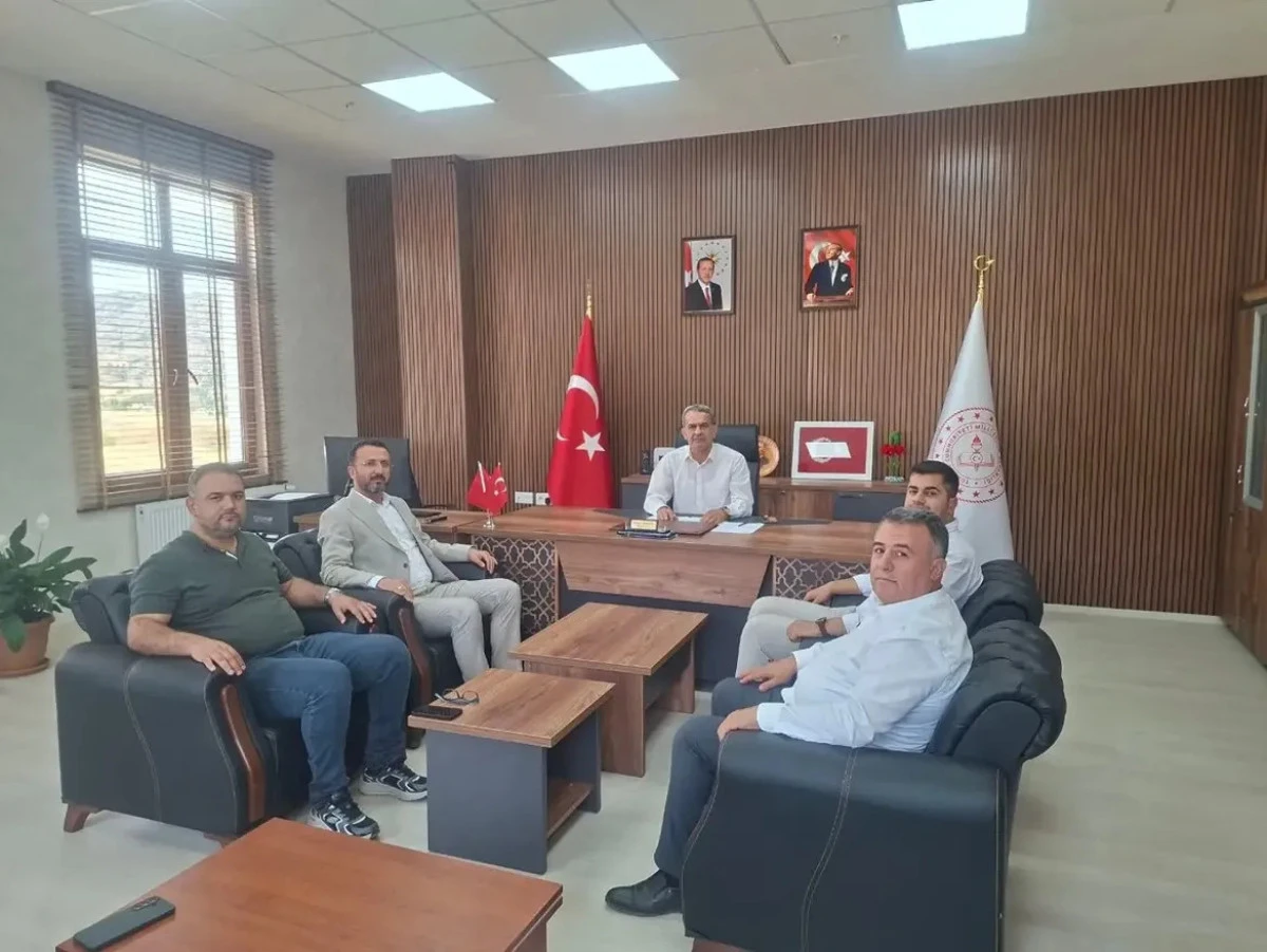 Başhekim Akel&rsquo;den Sincik&rsquo;te Kurum Amirlerine Ziyaret