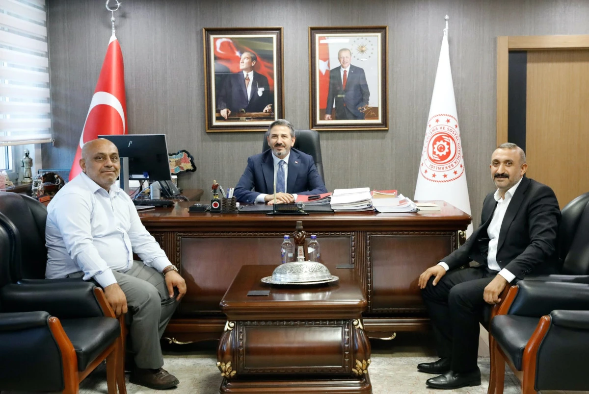 Başkan Halla&ccedil;&rsquo;tan Bakan Yardımcısı Aydın&rsquo;a Ziyaret