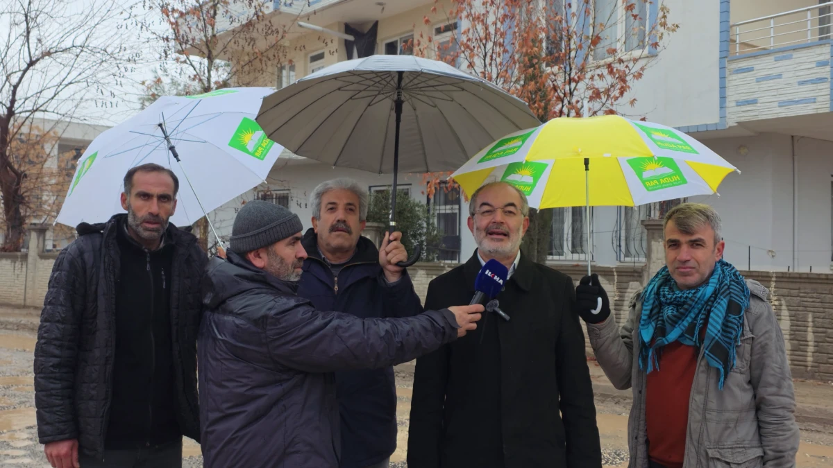 Başkan Yetiş: Cafcaflı Tanıtımlar Değil, &Ccedil;amurlu Sokaklar G&ouml;r&uuml;lmeli