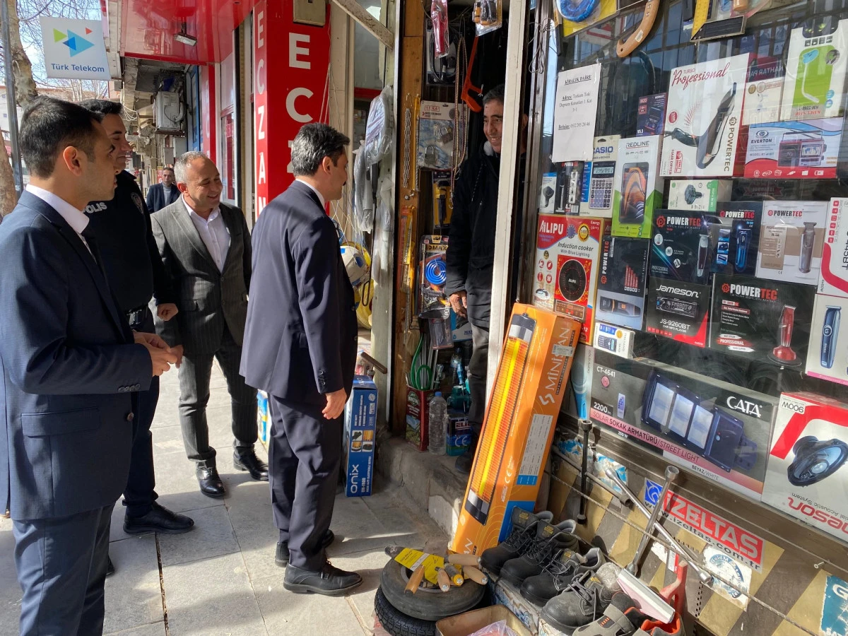 Besni Kaymakamı Aslan Esnafları Ziyaret Etti