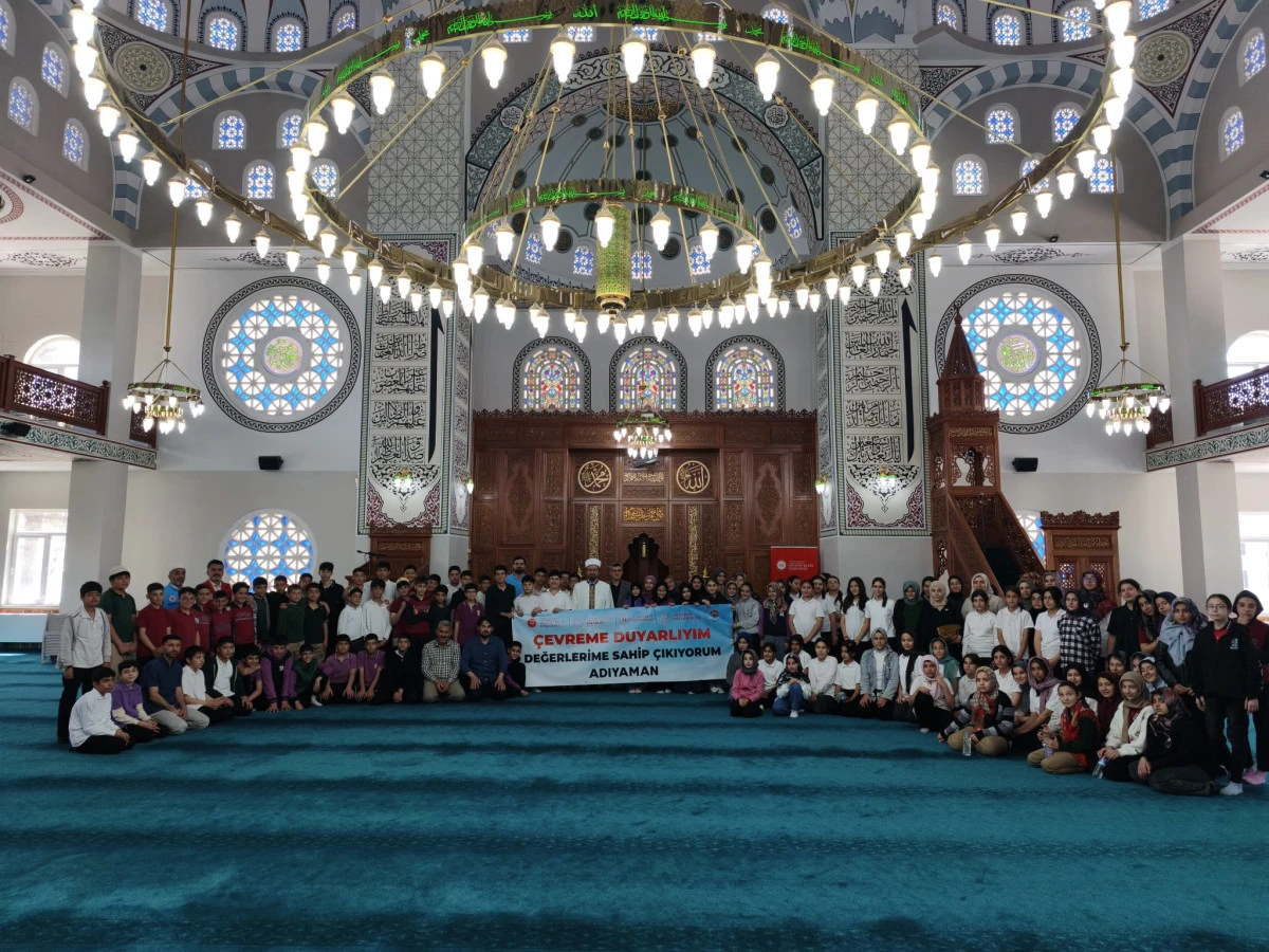 &Ccedil;EDES Yıl Sonu Şenlikleri Emir Sultan Camii&rsquo;nde Yoğun Katılımla Ger&ccedil;ekleştirildi