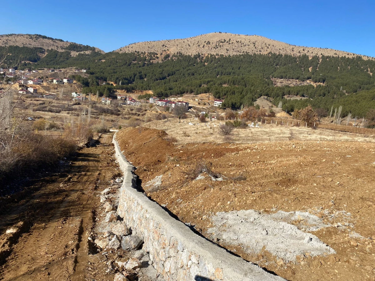 Çelikhan’da Eski Mezarlıklar Koruma Altına Alındı