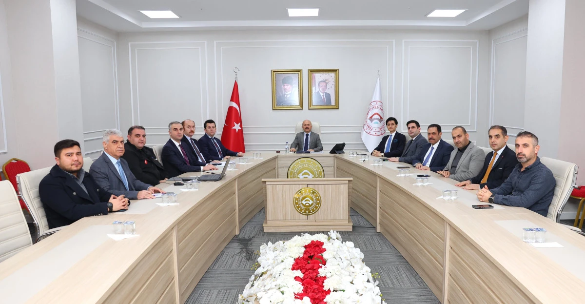 Deprem Konutları, Sağlık Ve Eğitim Yatırımları Masaya Yatırıldı