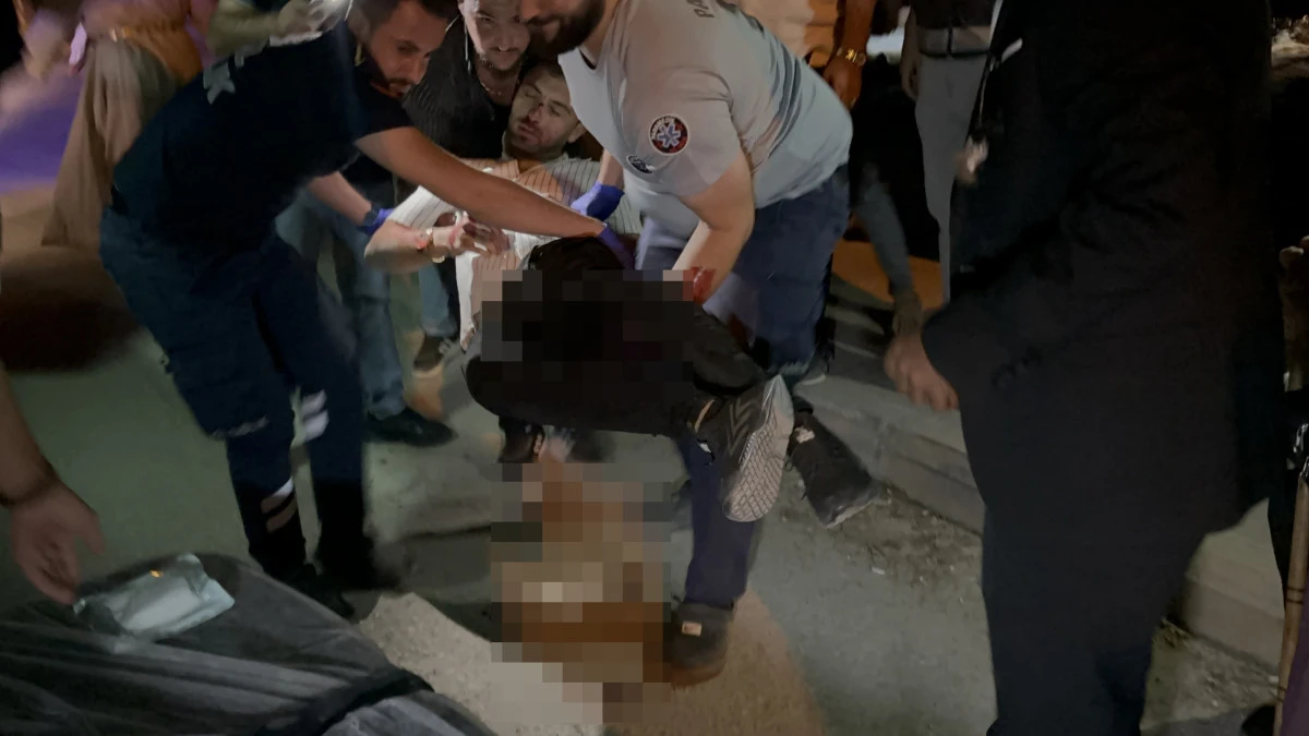 Düğünde Bıçaklı Kavga: 1 Ağır Yaralı   
