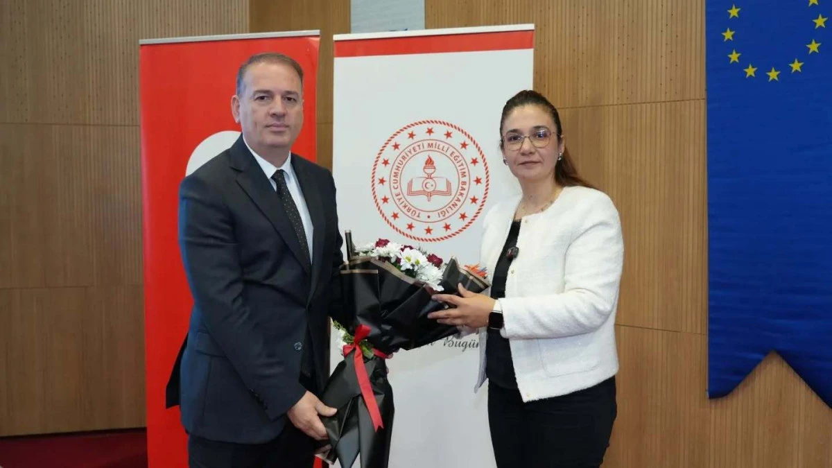 Eğitimde Aile G&uuml;c&uuml;: Prof. Dr. Nazife Karadağ Velilerle Buluştu