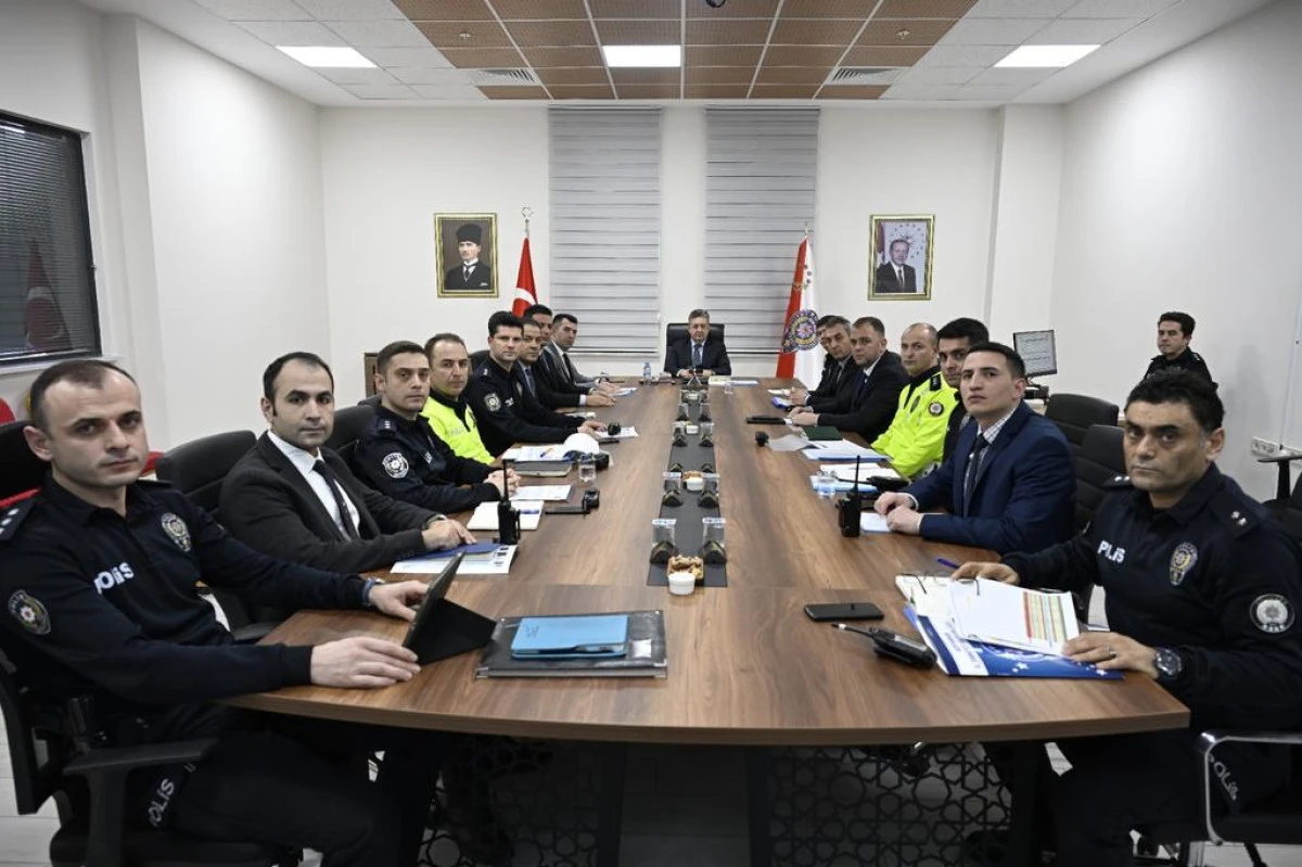 Emniyet Haftalık Değerlendirme Toplantısını Ger&ccedil;ekleştirdi