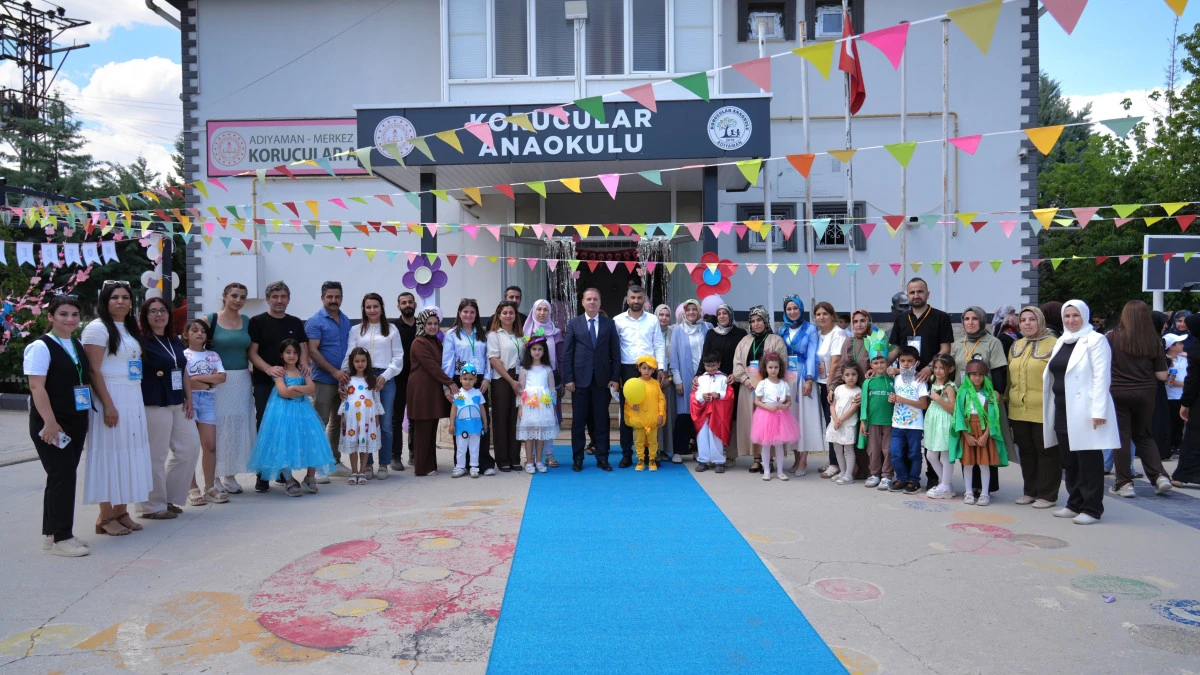 Geleceğin Yazarları İlk Eserleriyle Sahnede