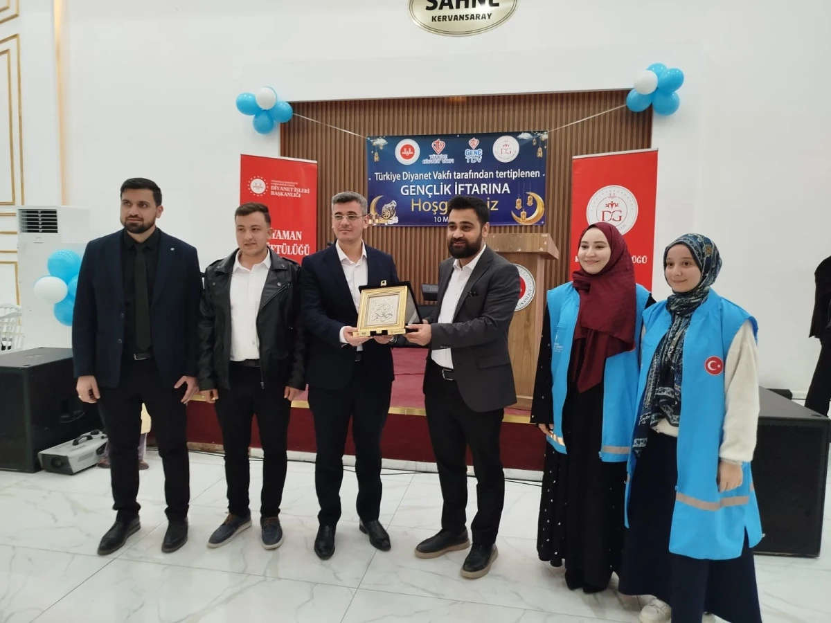 Gen&ccedil; TDV&rsquo;den Gen&ccedil;lerle İftar Programı 