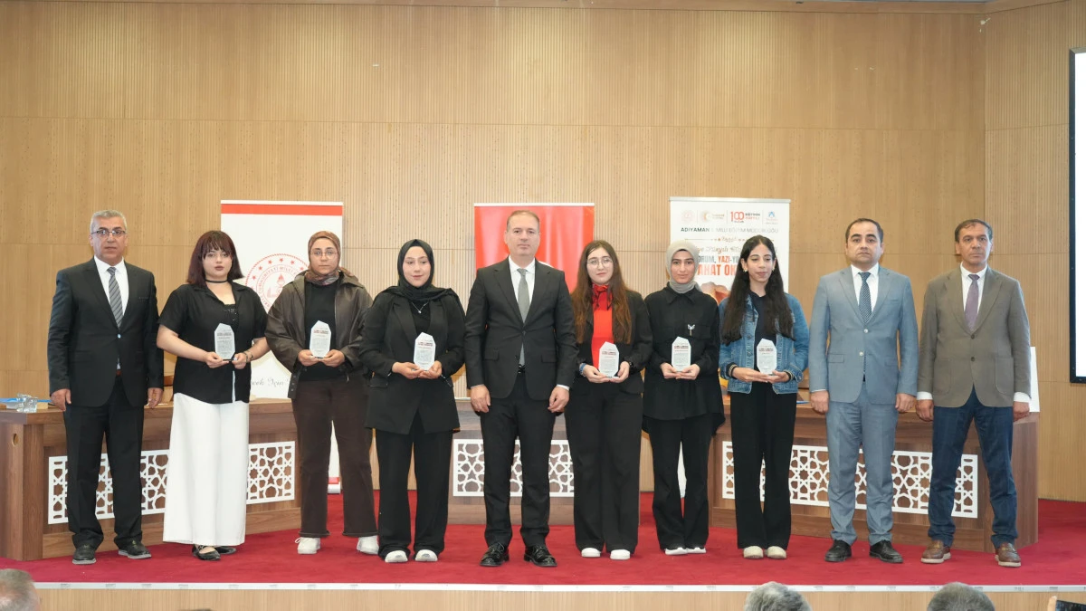 Gen&ccedil;ler Safahat&rsquo;ı Yorumladı: İl Panelinde D&uuml;ş&uuml;nce ve K&uuml;lt&uuml;r Buluşması