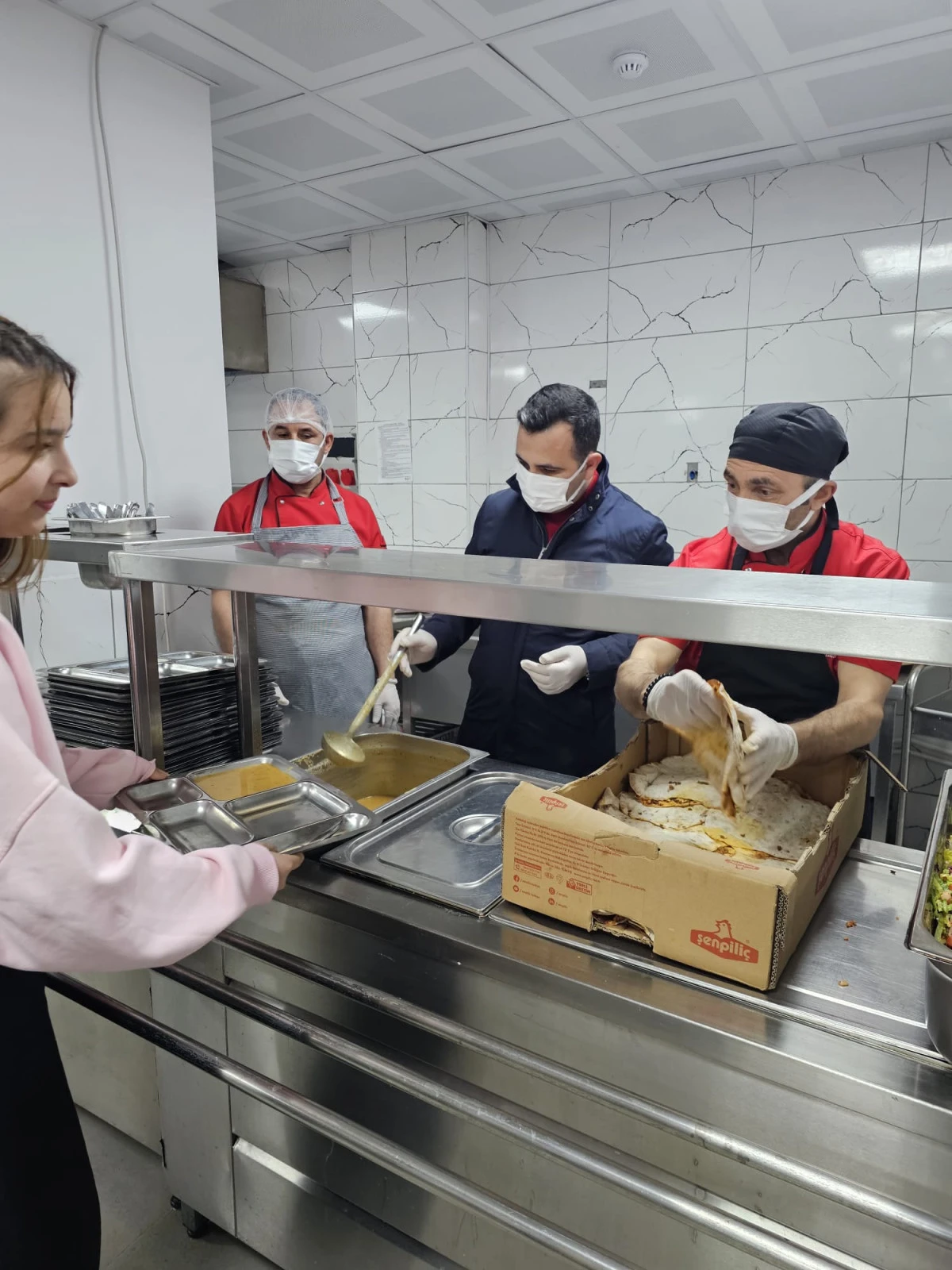 G&ouml;lbaşı&rsquo;nda &Ouml;ğrencilerle İftar Sofrası