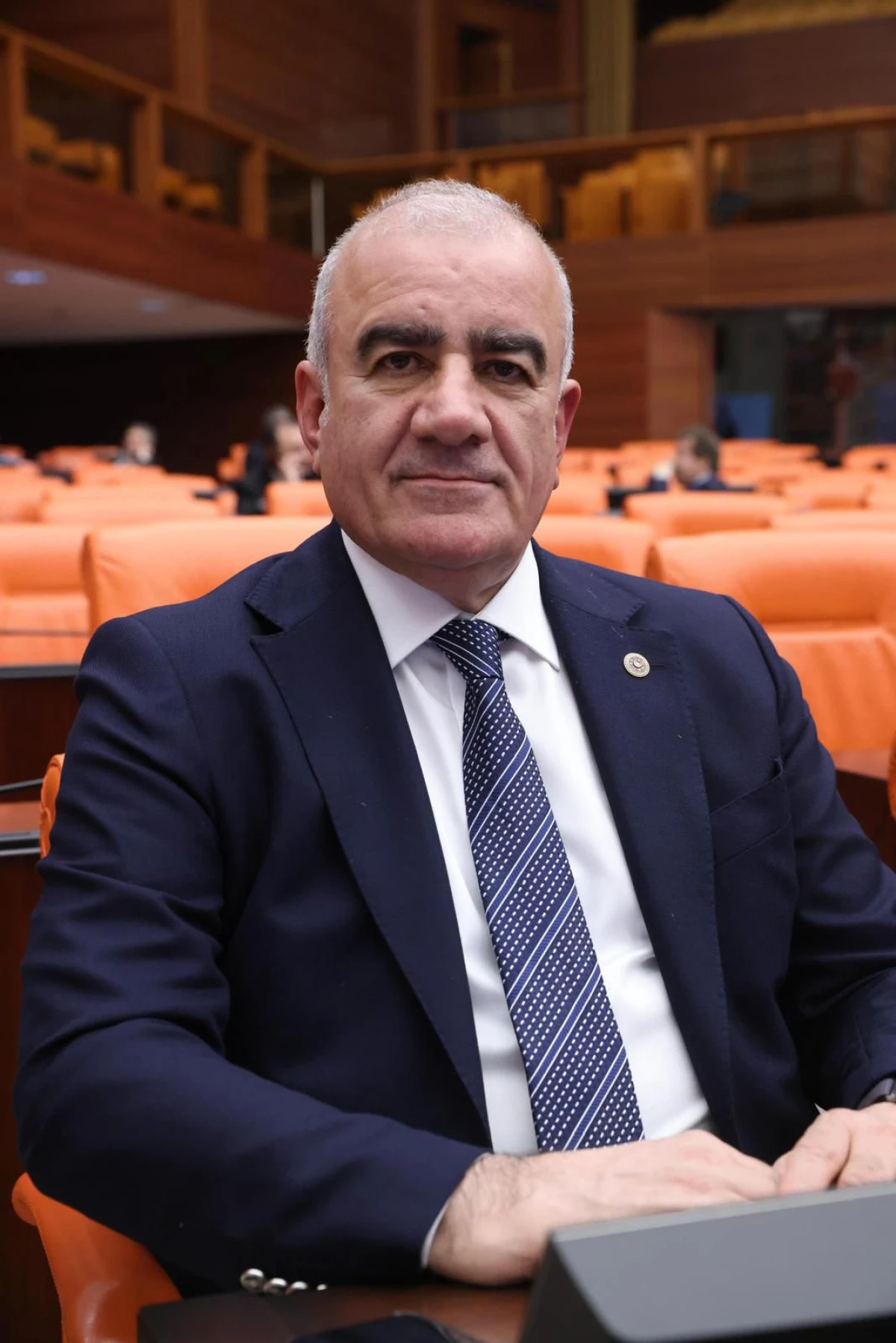 H&uuml;seyin &Ouml;zhan Veterinerler G&uuml;n&uuml;n&uuml; Kutladı