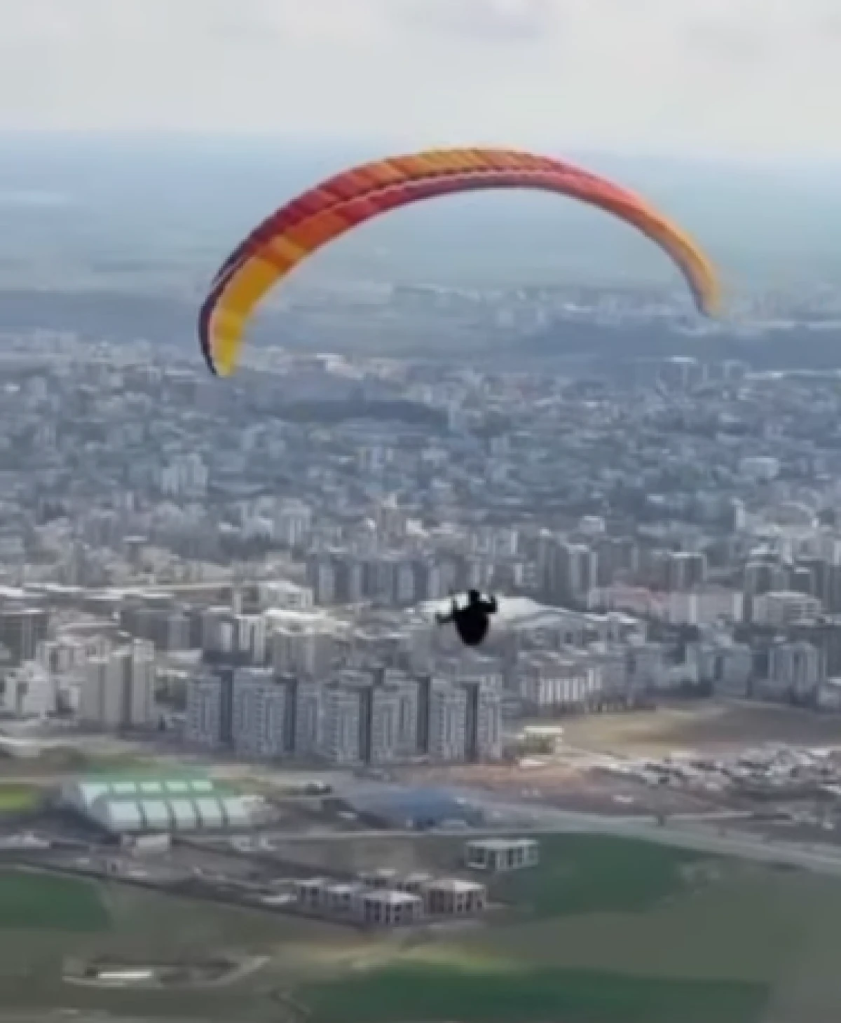 İndere&rsquo;de Yama&ccedil; Paraş&uuml;t&uuml; R&uuml;zg&acirc;rı: Adıyaman G&ouml;ky&uuml;z&uuml; Renklendi