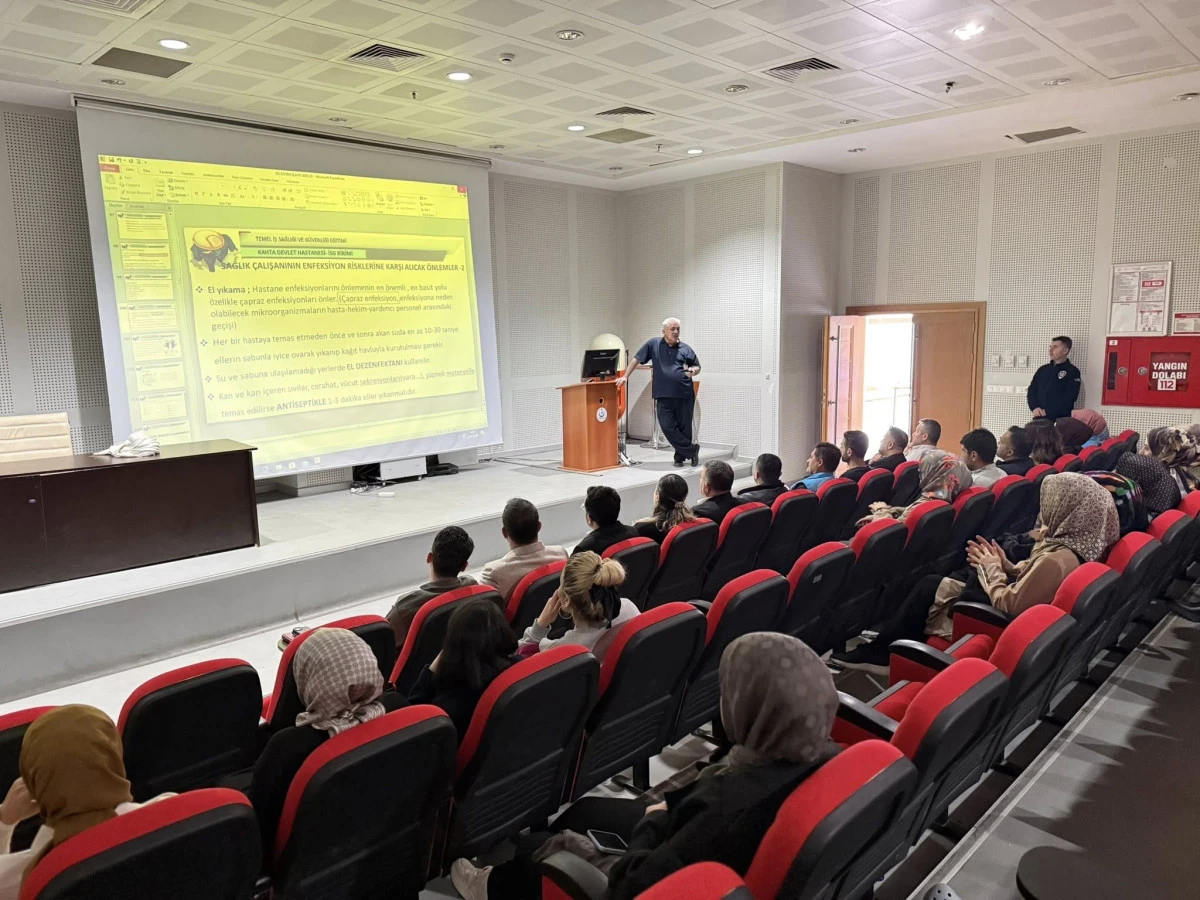 Kahta Devlet Hastanesi&rsquo;nde &Ccedil;alışanlara Hizmet İ&ccedil;i Eğitim Verildi