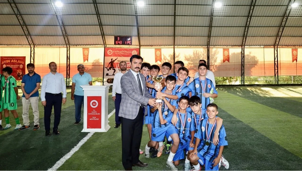 Kahta'da Camiler Arası Futbol Turnuvası Sona Erdi   
