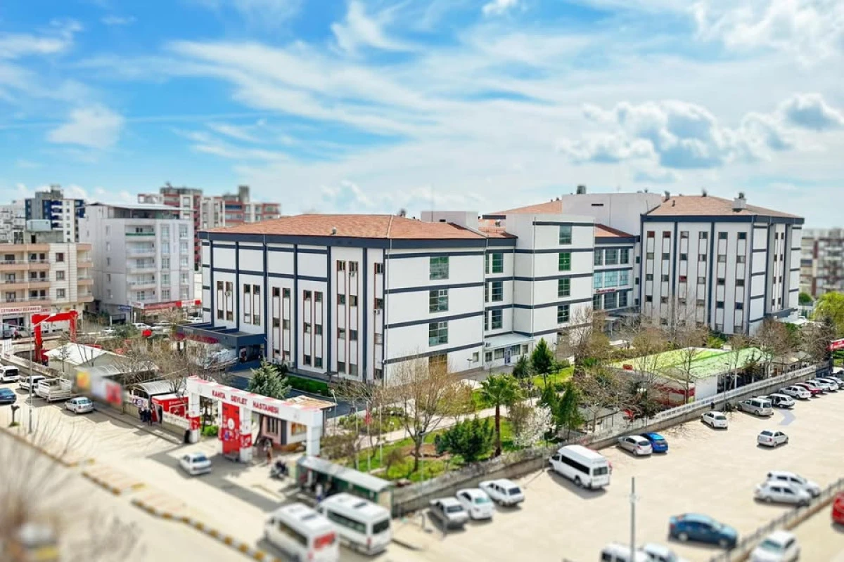 Kahta&rsquo;da İki Yeni Uzman Hekim G&ouml;reve Başladı