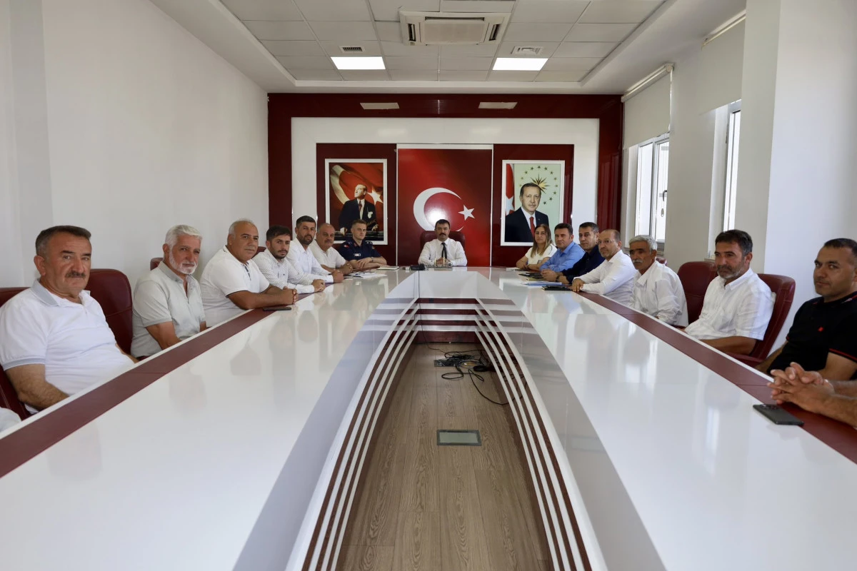Kahta&rsquo;da K&ouml;y Muhtarlarıyla İstişare Toplantısı Ger&ccedil;ekleştirildi