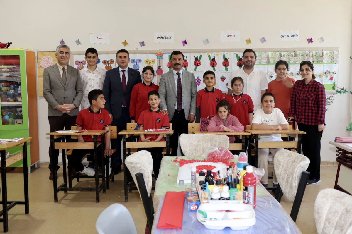 Kahta&rsquo;da &Ouml;zel Eğitim Sınıfına Ziyaret Ve &ldquo;Yeşil Vatan&rdquo; Projesine Takdir
