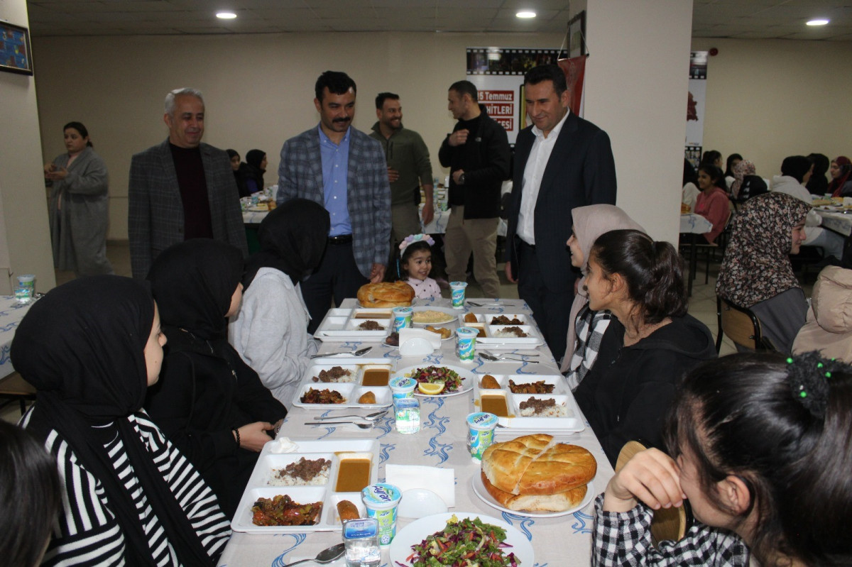 Kaymakam Soysal, öğrencilerle iftar programında buluştu