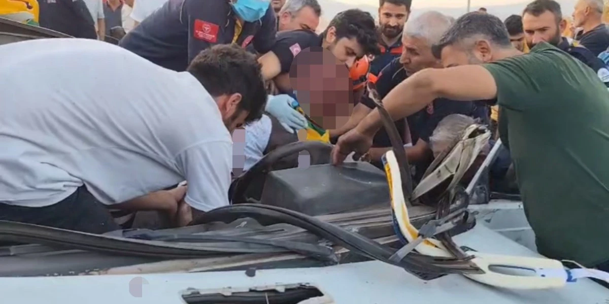 Kazada Ağır Yaralanan Sürücü Hayatını Kaybetti   