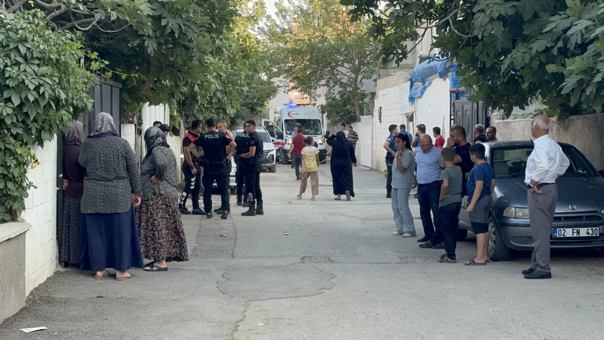 Komşular Arasında Bıçaklı Kavga: 1 Ağır Yaralı   