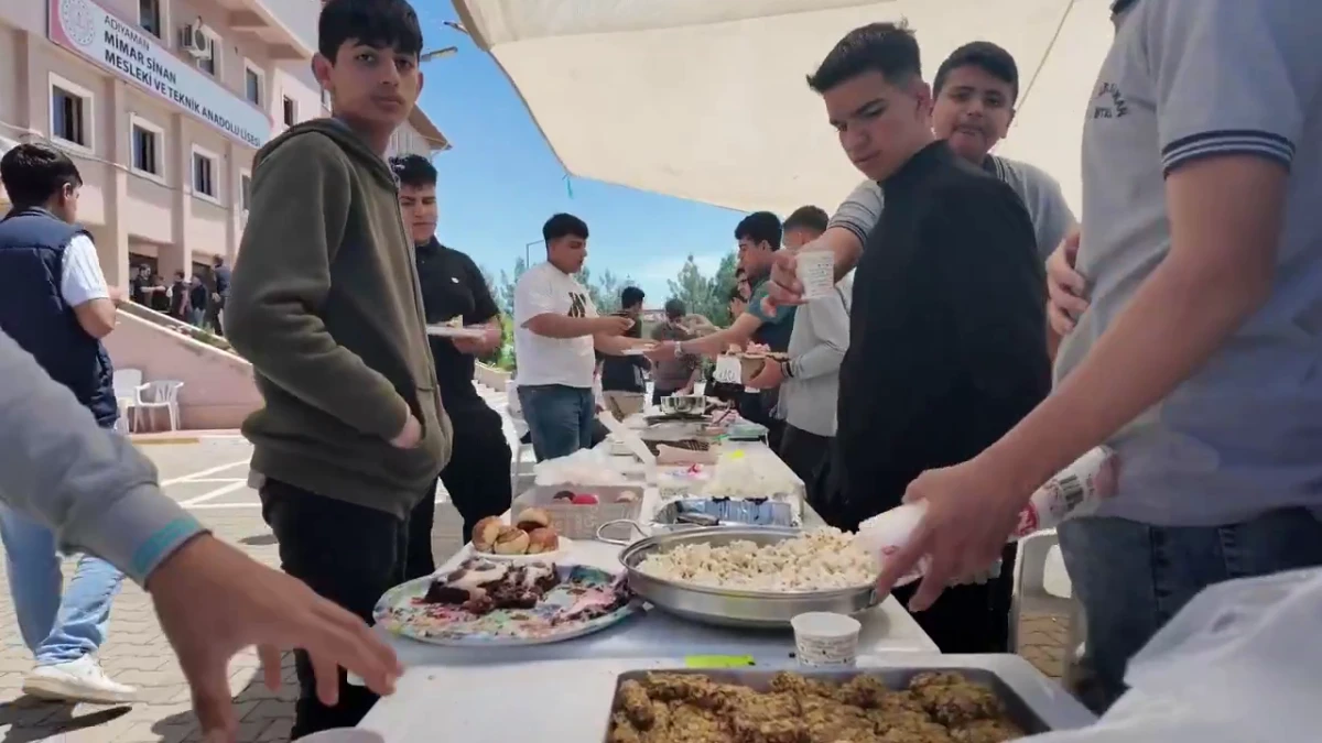 Mazlum Coğrafyaya Destek İ&ccedil;in Adıyamanlı &Ouml;ğrencilerden Kermes