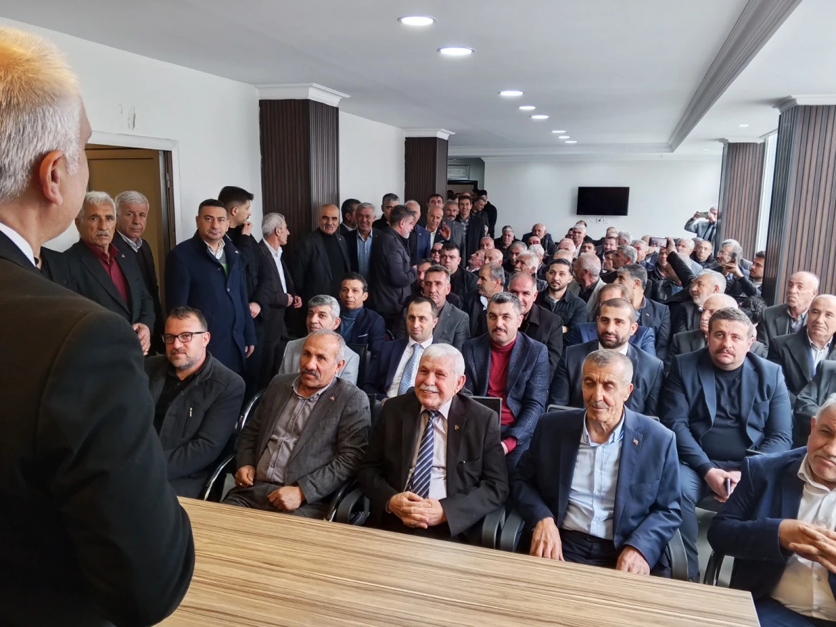 MHP&rsquo;den Bayramlaşma T&ouml;reninde G&ouml;vde G&ouml;sterisi