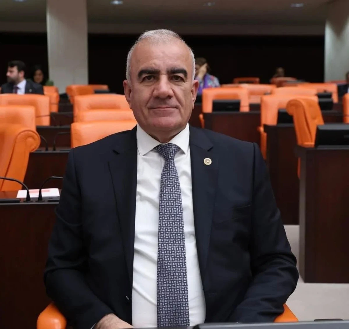 Milletvekili Özhan  “Geleceğimizin Mimarlarına Minnettarız”