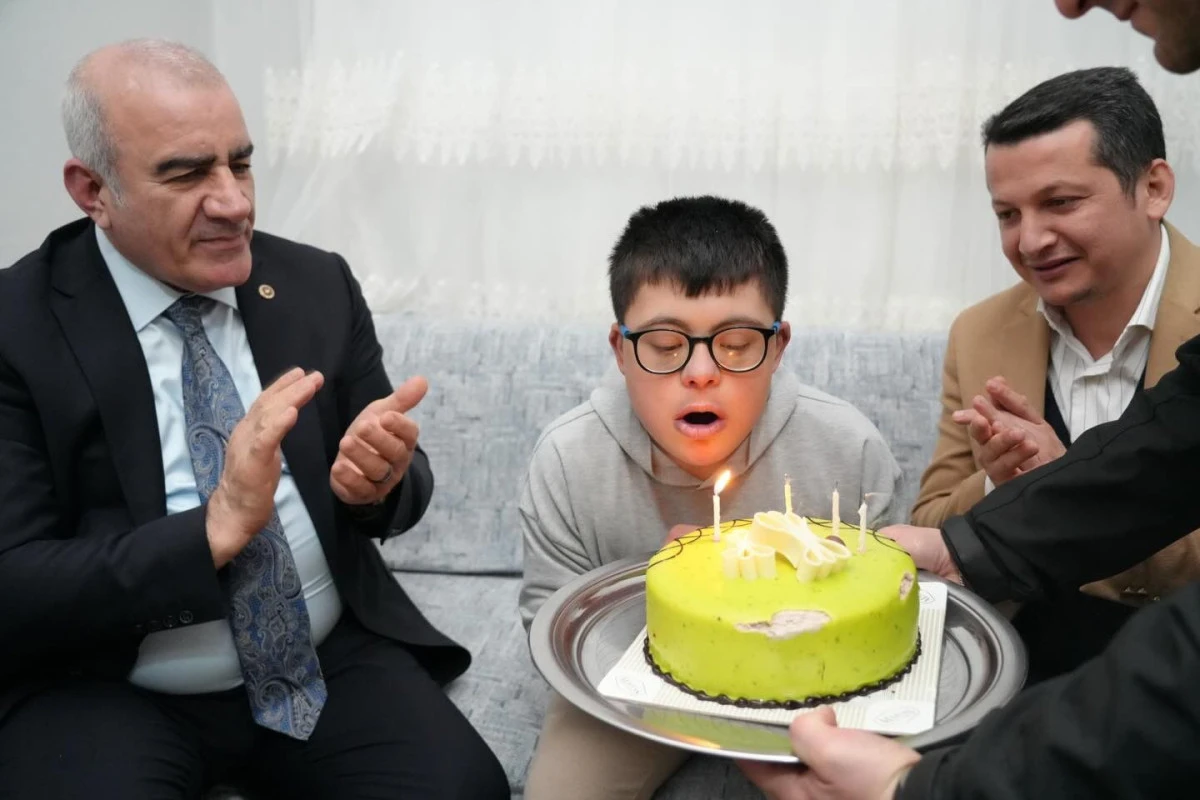 Milletvekili &Ouml;zhan'dan &Ouml;zel Bireylere ve Ailelere Anlamlı Ziyaretler