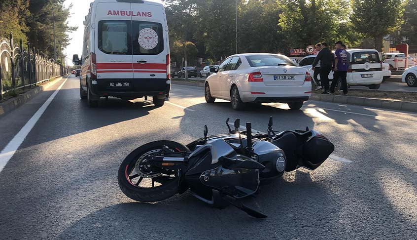 Motosiklet Öğrenciye Çarptı: 1 Yaralı