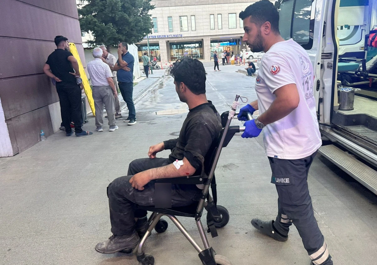 Motosikletle otomobil çarpıştı: 1 yaralı   